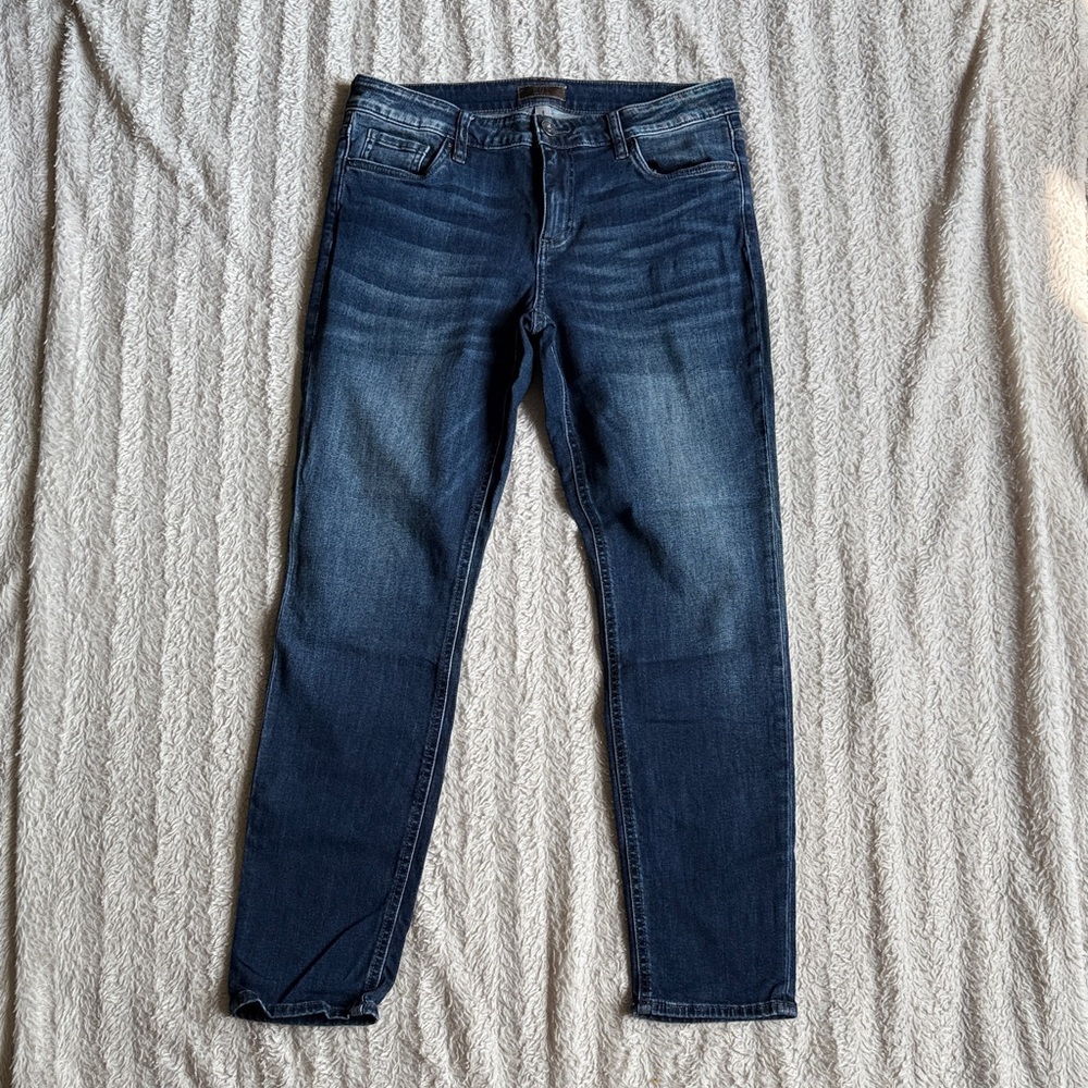 Kut from the Kloth Dark Blue Skinny Jeans size 8